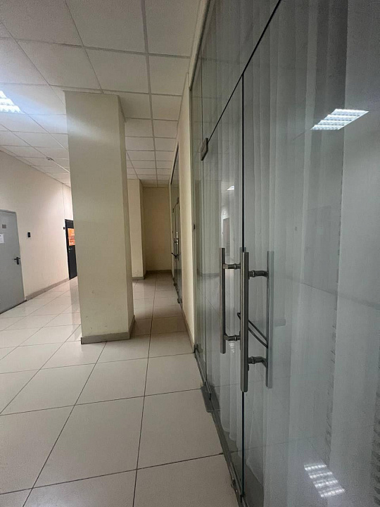 Помещение 39 м2 с арендатором в Охотном ряду фото