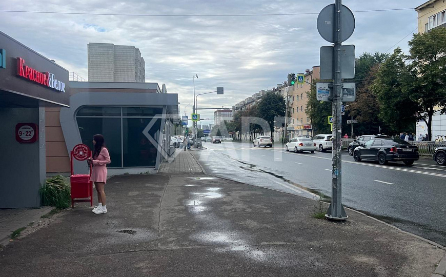 Продаю 184,1 м² на высоком трафике! фото