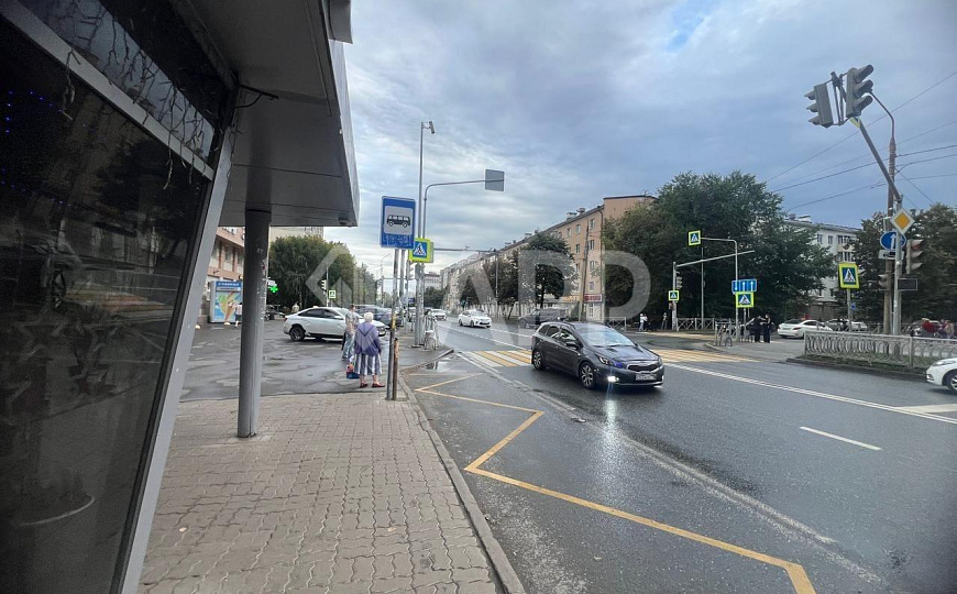 Продаю 184,1 м² на высоком трафике! фото