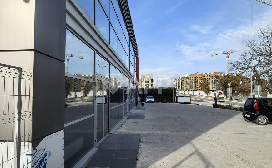 Сдам торговое помещение, 400 м² фото