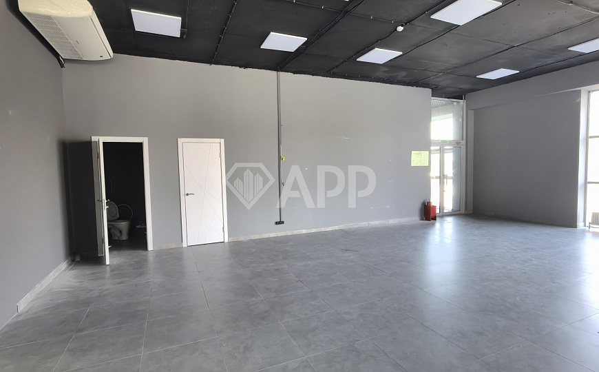 Сдам торговое помещение, 400 м² фото