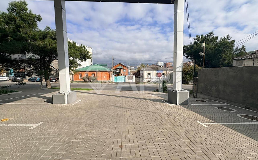 Сдаю 1 этаж 1 линия с ремонтом от 45 до 350 м² фото