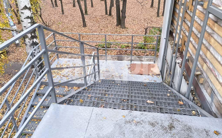 Сдаю 340 м2 на высоком трафике! фото