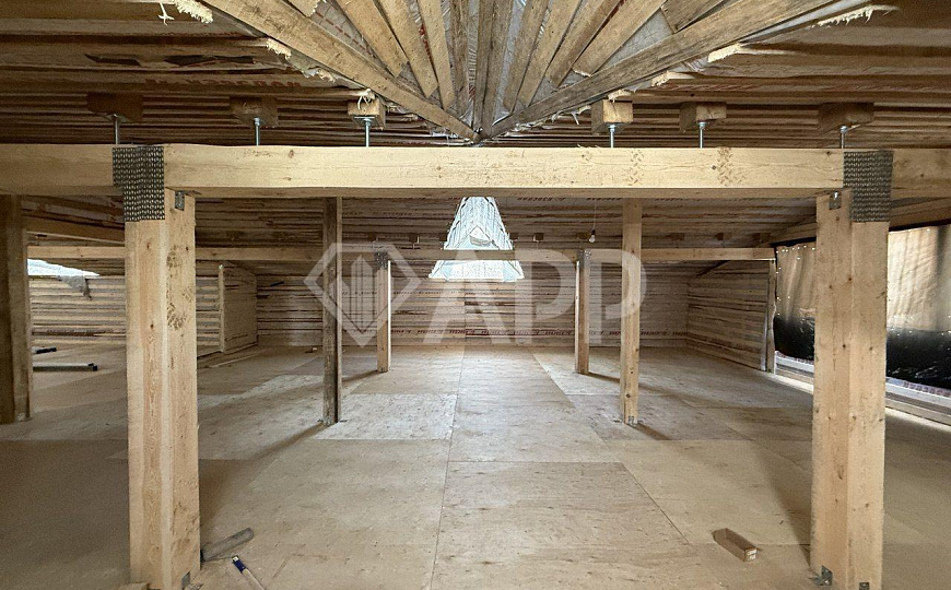 Сдаю 340 м2 на высоком трафике! фото