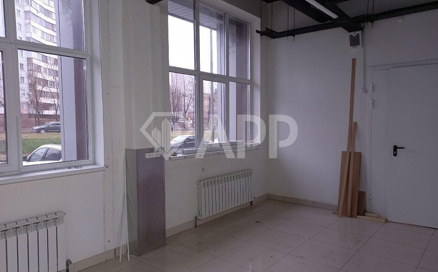 Сдается торговая площадь/теплый склад (40м²) по ул.Ноксинский Спуск 10 фото