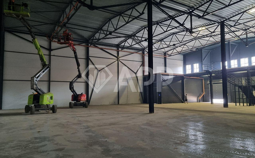 Аренда склада 736 м² фото