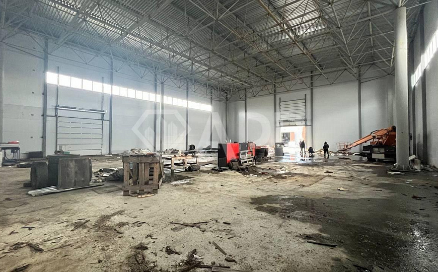 Здание под производство склад 930м² с ж/д веткой фото