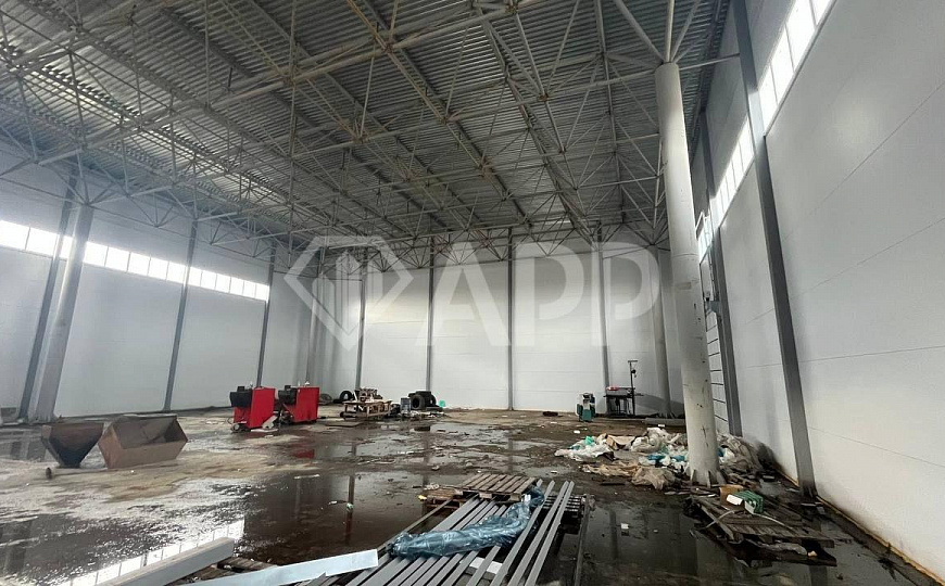 Здание под производство склад 930м² с ж/д веткой фото