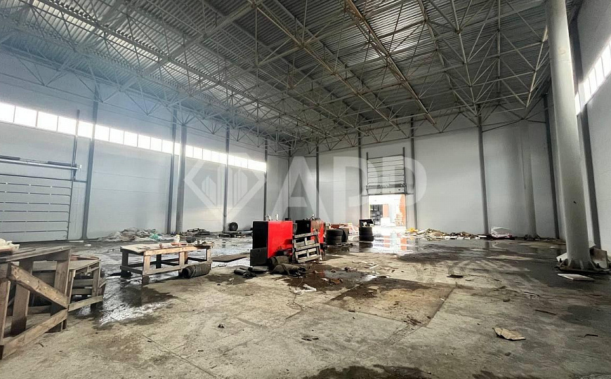 Здание под производство склад 930м² с ж/д веткой фото