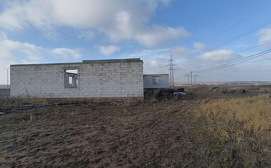 Продаю недостроенное здание на 1 линии трассы фото