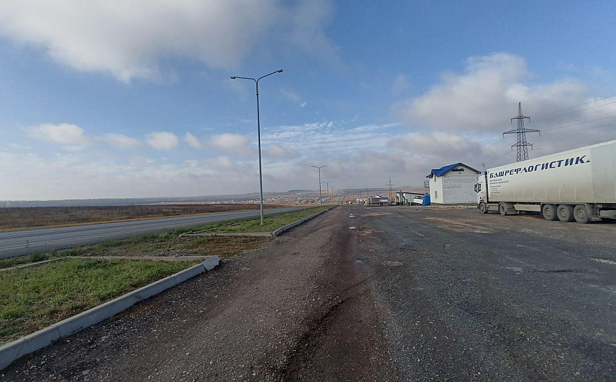 Продаю недостроенное здание на 1 линии трассы фото