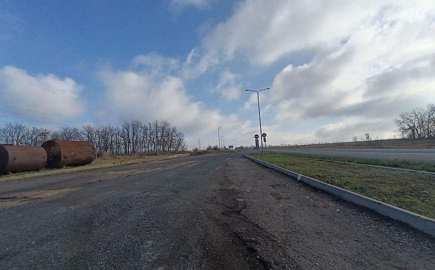 Продаю недостроенное здание на 1 линии трассы фото