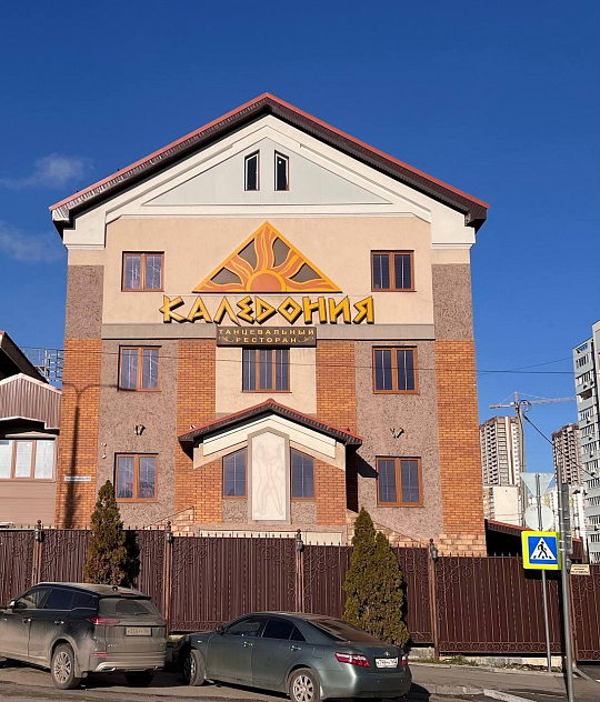 Аренда здания 1080м2 на первой линии фото