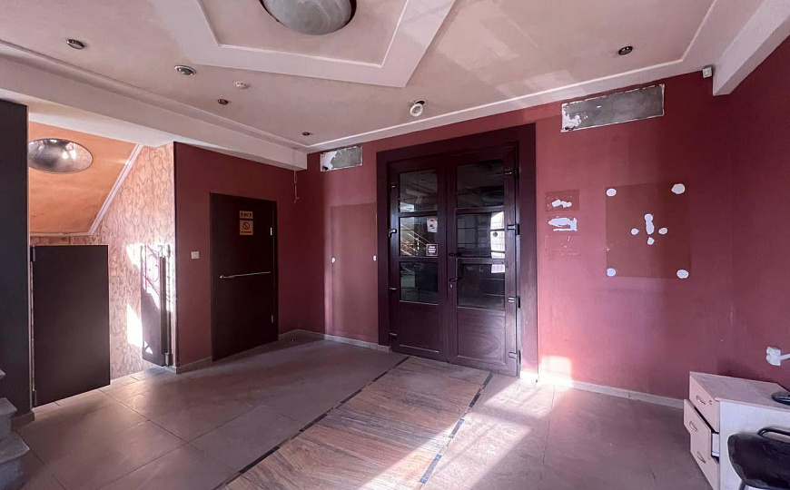 Аренда здания 1080м2 на первой линии фото