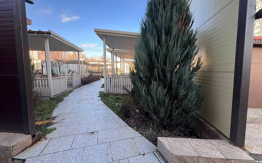 Аренда здания 1080м2 на первой линии фото