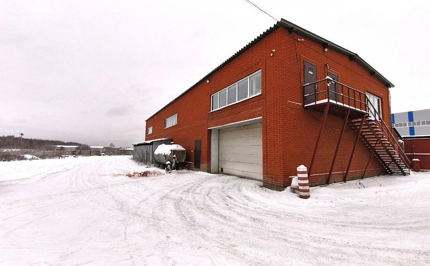 Отдельно стоящее здание 620м2 с земельным участком фото