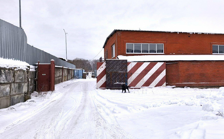 Отдельно стоящее здание 620м2 с земельным участком фото