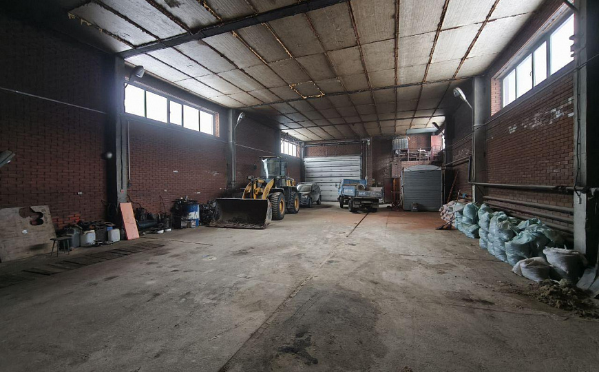 Отдельно стоящее здание 620м2 с земельным участком фото