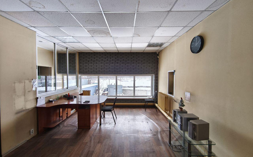 Отдельно стоящее здание 620м2 с земельным участком фото