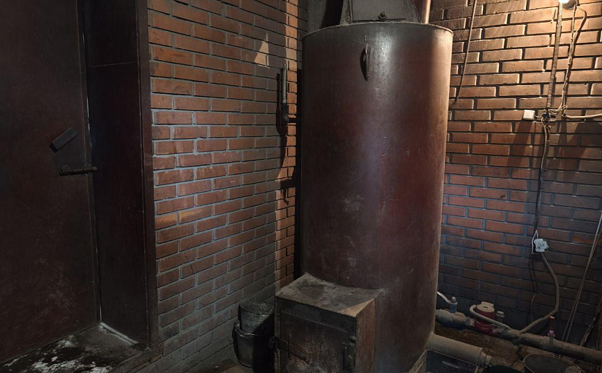 Отдельно стоящее здание 620м2 с земельным участком фото