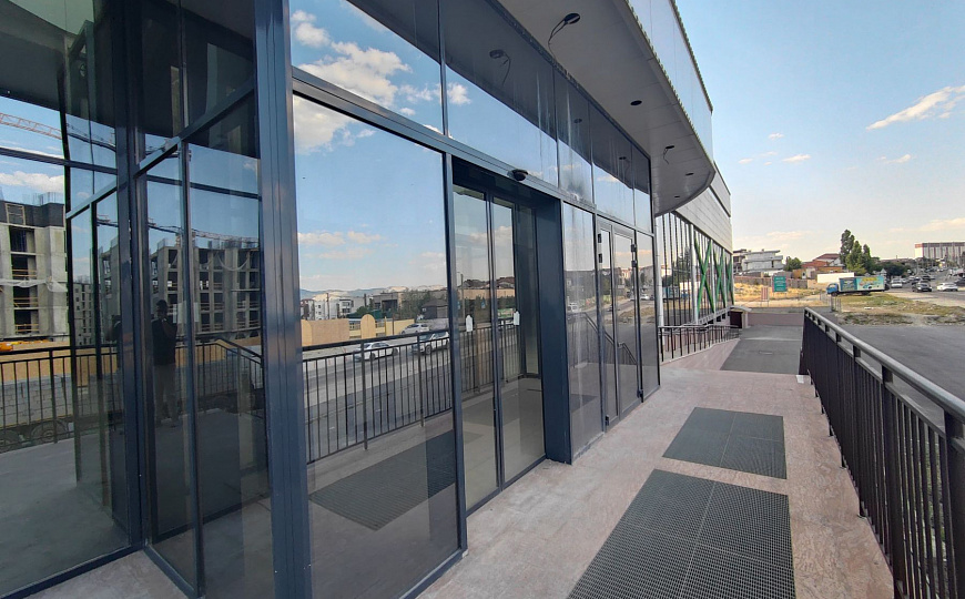 Сдаю Торговый центр, до 5000 м² фото