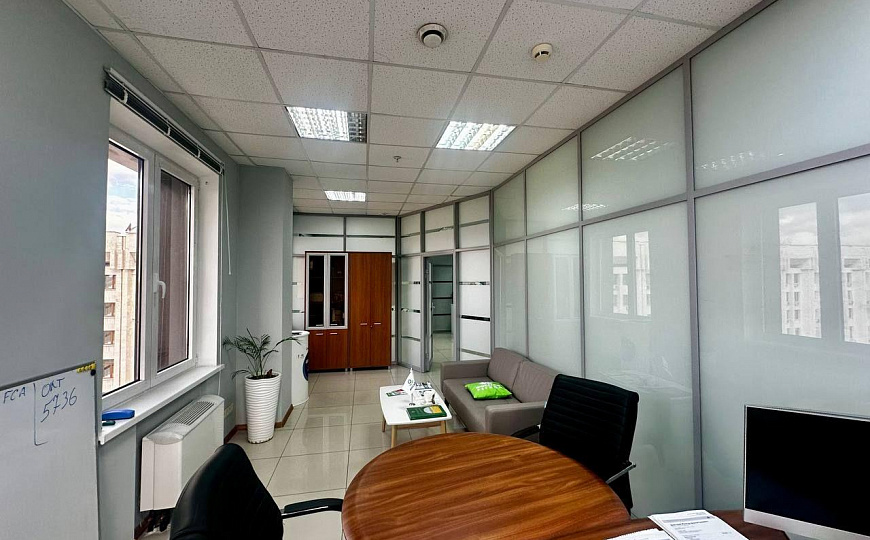 Аренда 95 м2 в БэлПлазе с видом на Волгу фото