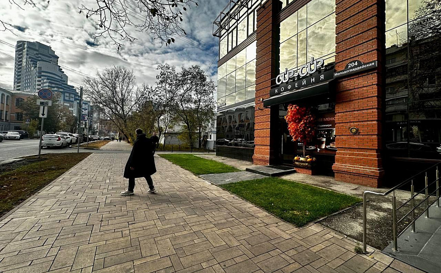 Аренда 95 м2 в БэлПлазе с видом на Волгу фото