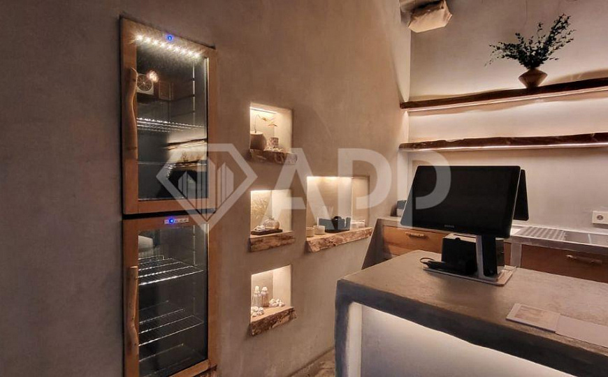 Ресторан с оборудованием. В историческом районе Москвы фото