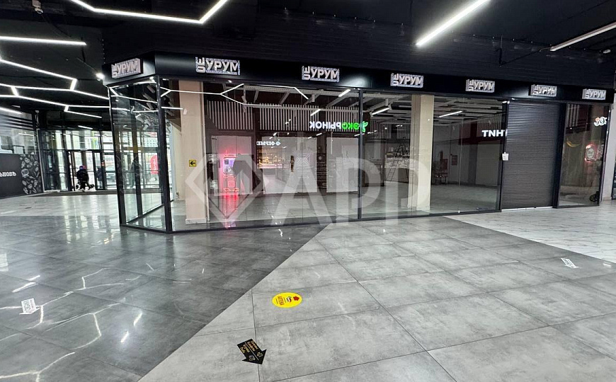 Аренда помещения 1 этаж в ТЦ Парус фото