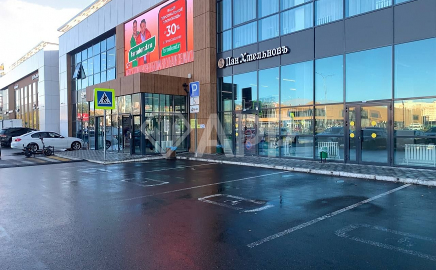 Аренда помещения 1 этаж в ТЦ Парус фото