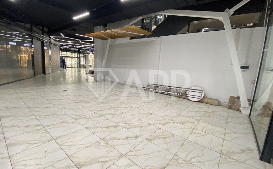 Аренда помещения 1 этаж в ТЦ Парус фото