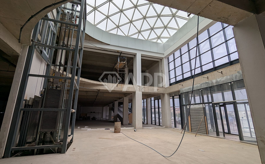 Сдаю ТЦ , общей площадью 6000 м² фото