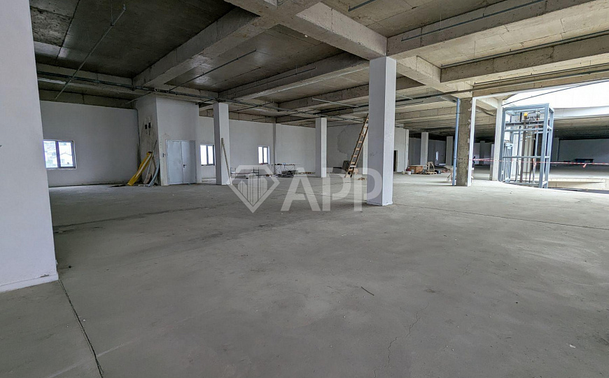 Сдаю ТЦ , общей площадью 6000 м² фото