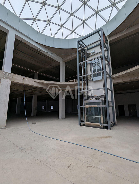 Сдаю ТЦ , общей площадью 6000 м² фото