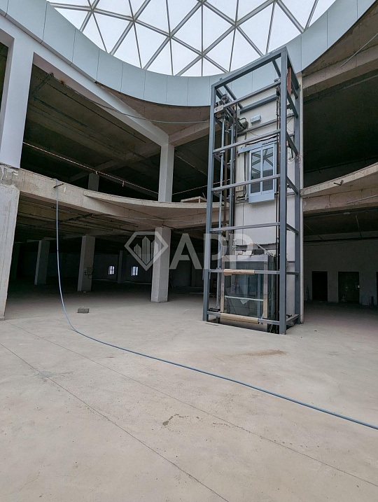 Сдаю ТЦ , общей площадью 6000 м² фото