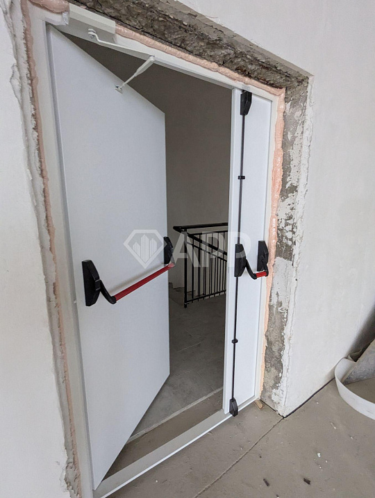 Сдаю ТЦ , общей площадью 6000 м² фото