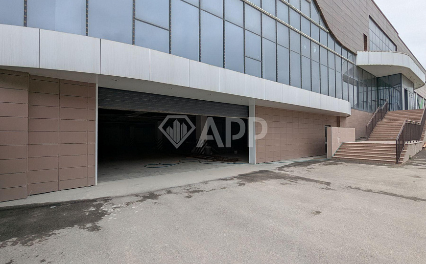 Сдаю ТЦ , общей площадью 6000 м² фото