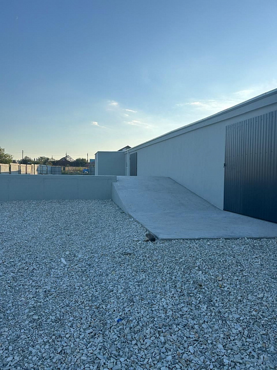 Сдаю складское помещение 1600 м2 фото