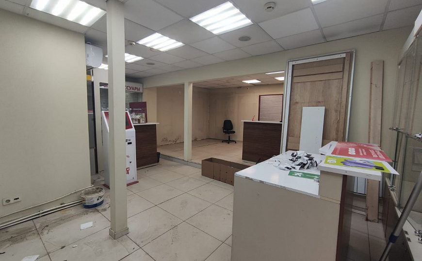 Помещение в проходном месте фото