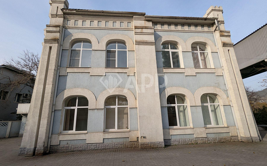 Продаю здание 310 м² у порта офис фото