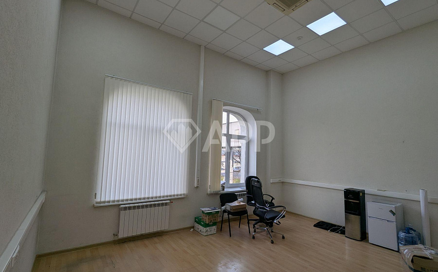 Продаю здание 310 м² у порта офис фото