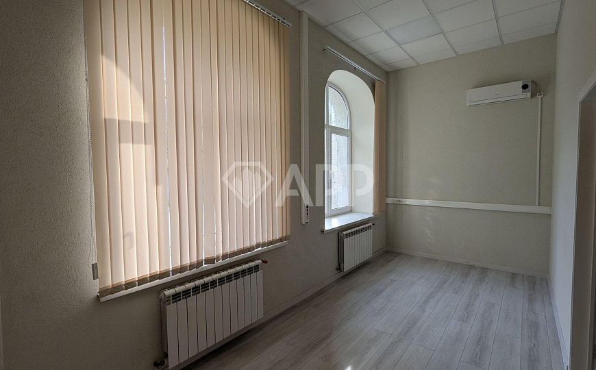 Продаю здание 310 м² у порта офис фото