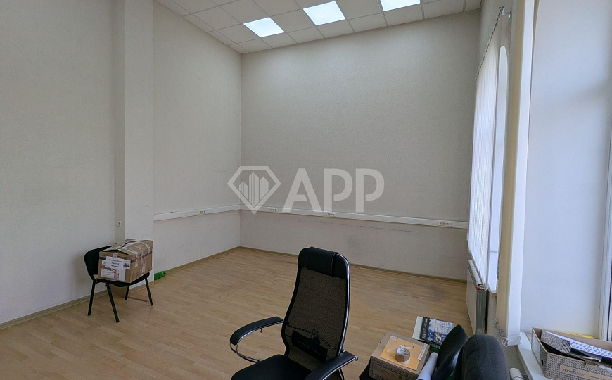 Продаю здание 310 м² у порта офис фото