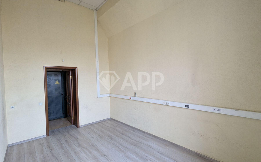 Продаю здание 310 м² у порта офис фото