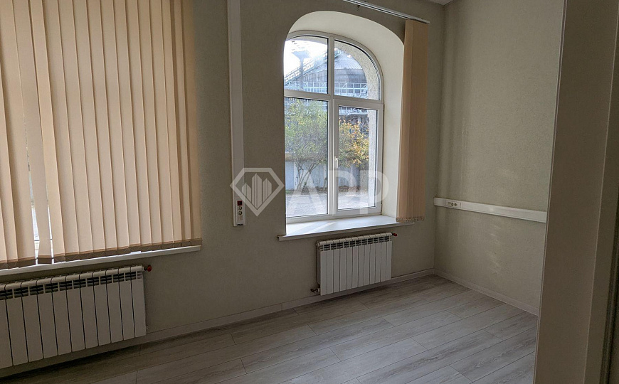 Продаю здание 310 м² у порта офис фото