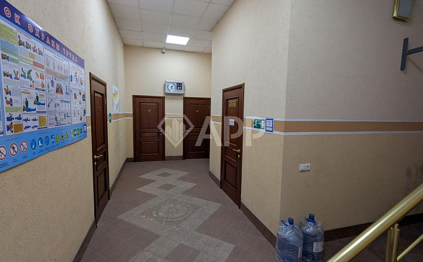 Продаю здание 310 м² у порта офис фото