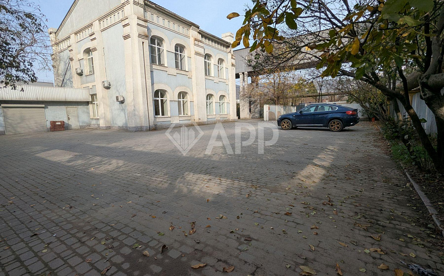 Продаю здание 310 м² у порта офис фото