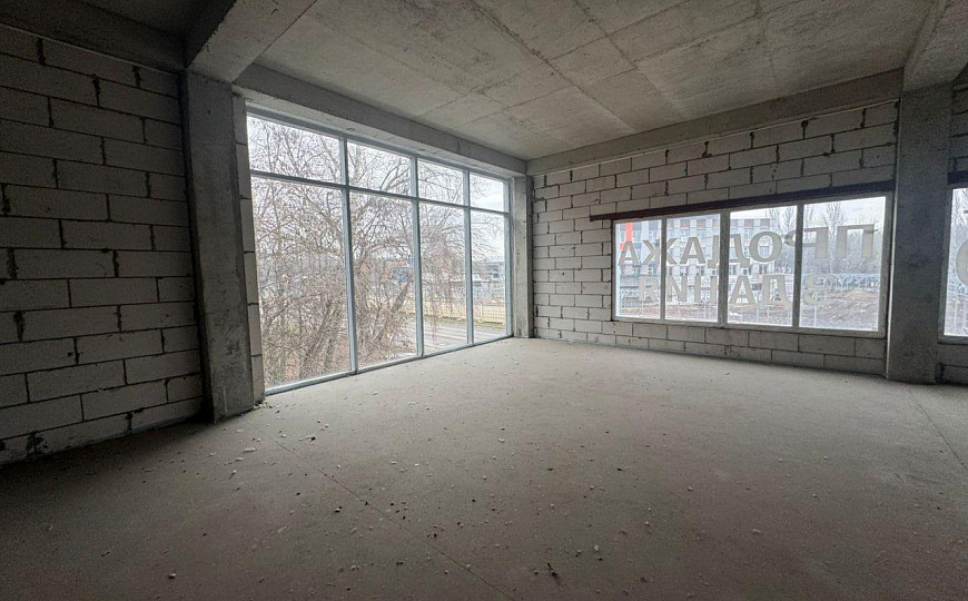 Продам 2-х этажное,отдельно стоящее здание,1 527 м² фото