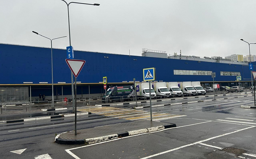 Складские и торговые площади от 3000 м.кв. в ТЦ МЕГА Химки фото