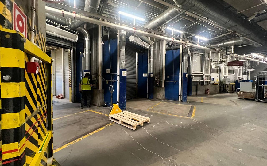 Складские и торговые площади от 3000 м.кв. в ТЦ МЕГА Химки фото